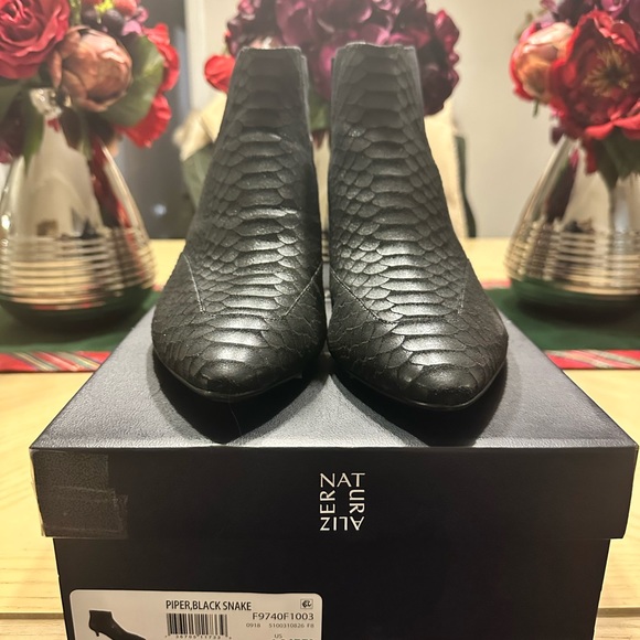 Naturalizer women’s bootie 10W - Picture 2 of 4